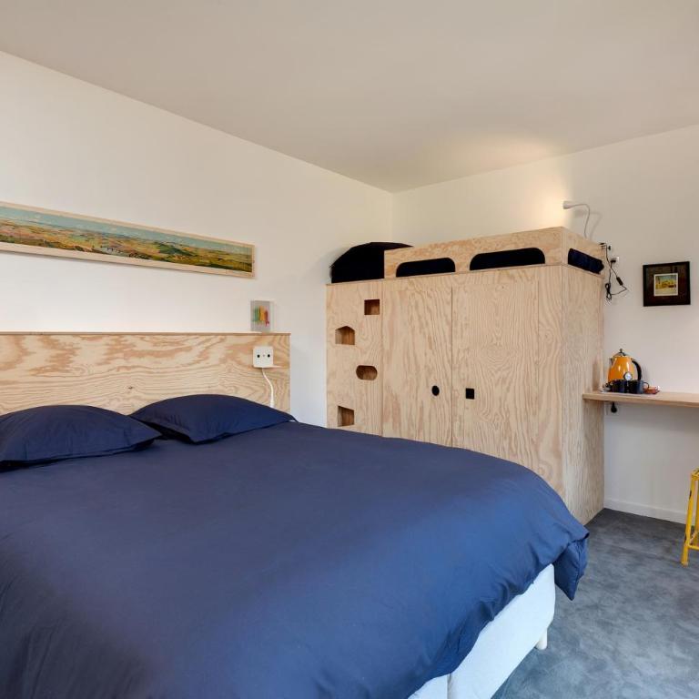 Chambres de charme avec piscine - Le Monde de Charlie - Proche Vichy - Chambre Double Deluxe (2 Adultes + 1 Enfant) - 6
