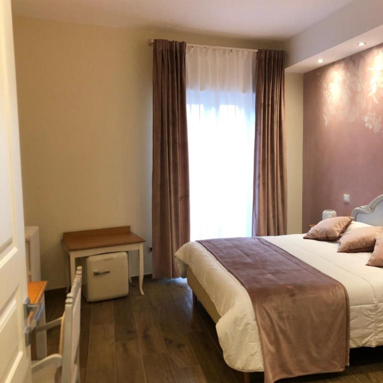 CAVALIERE suite & rooms - Camera Matrimoniale con Bagno Privato - 4