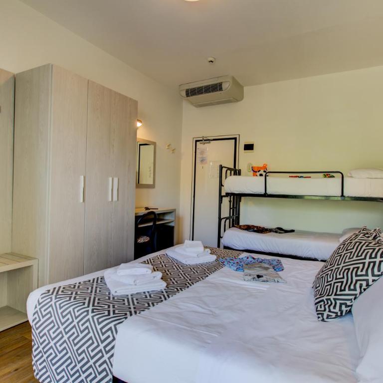 Hotel Christian Ideale Per Famiglie - Camera Quadrupla con Balcone - 6