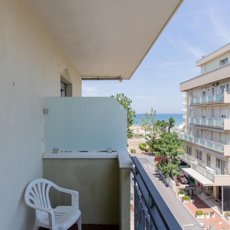 Hotel Christian Ideale Per Famiglie - Camera Matrimoniale/Doppia con Letti Singoli con Balcone - 12