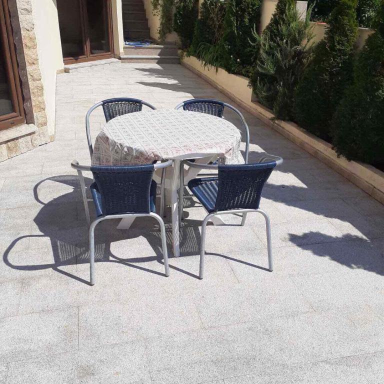 Apartments Ivan - Apartman s 1 Spavaćom Sobom, Popločanim Dvorištem i Pogledom na Vrt - 8