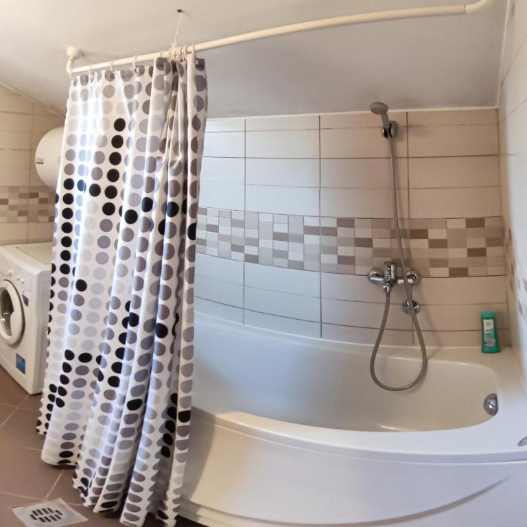 Stone Circle Apartments - Two-Bedroom Apartment - 15