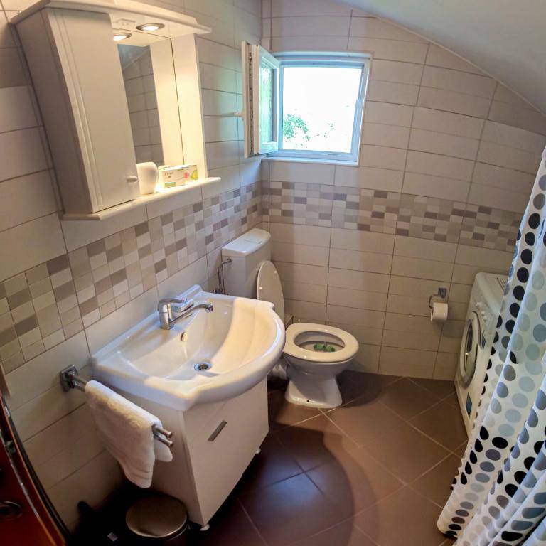 Stone Circle Apartments - Two-Bedroom Apartment - 14