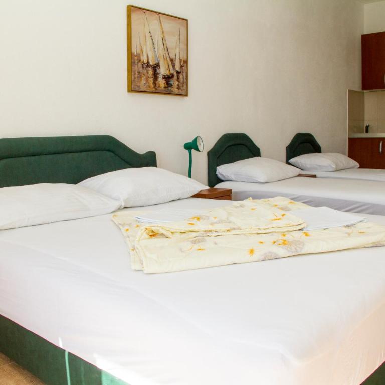 Guest House Galija - Family Studio - 3