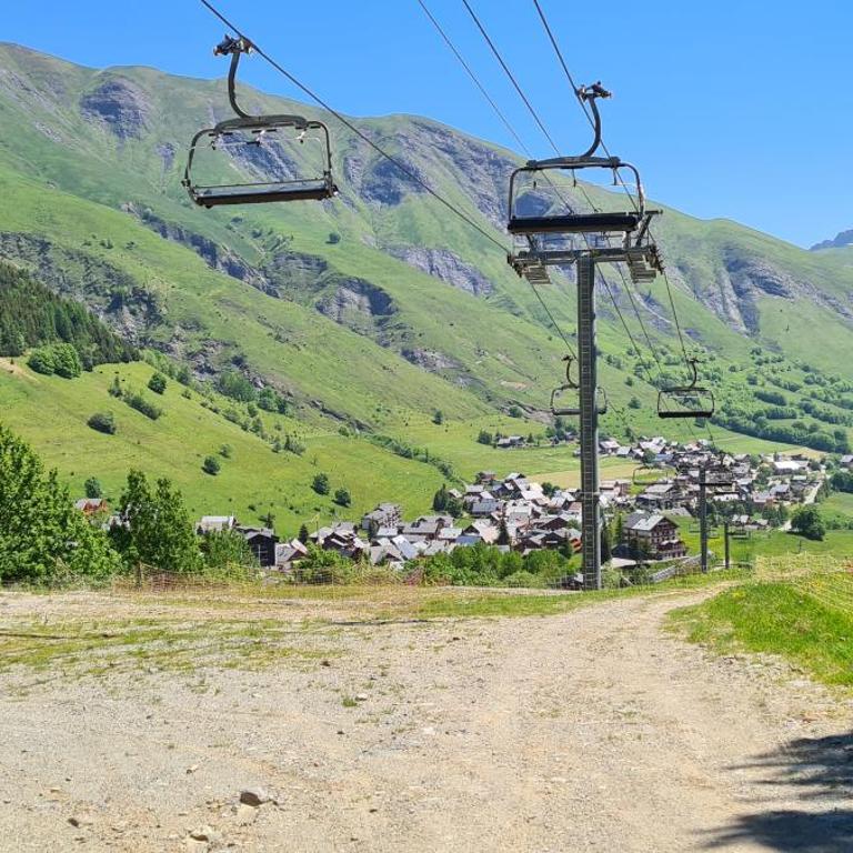 Agréable appartement de 6 pers au pieds des pistes ,wifi gratuit à Saint-Sorlin-d'Arves labelise 3 étoiles au gîte de France - Appartement 2 Chambres - 49