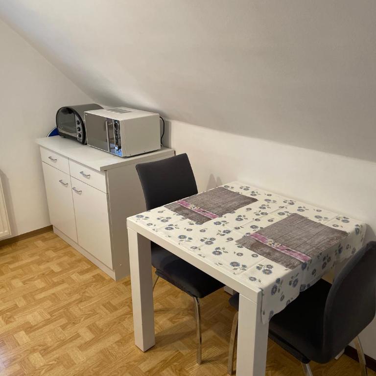 Ferienwohnungen Rasinger - Apartment mit Balkon - 2