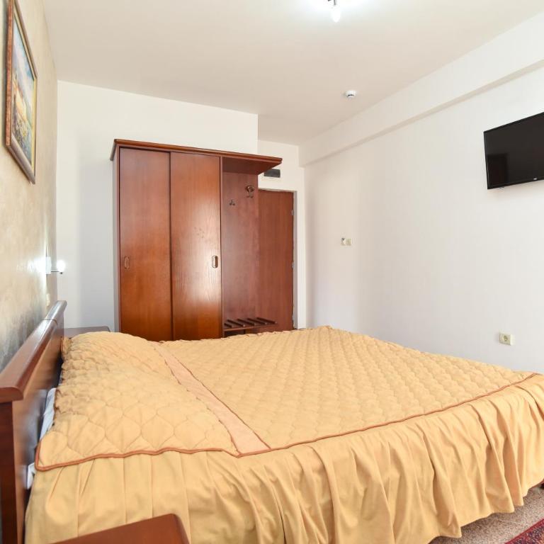 Hotel Suzana Budva - Two-Bedroom Apartment - 4