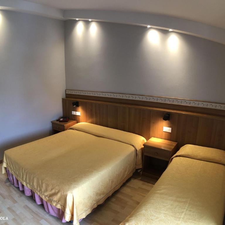 Hotel La Bussola - Camera Tripla Comfort - 2