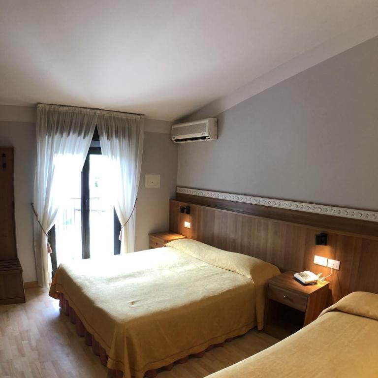 Hotel La Bussola - Camera Standard Matrimoniale/Doppia con Letti Singoli - 17