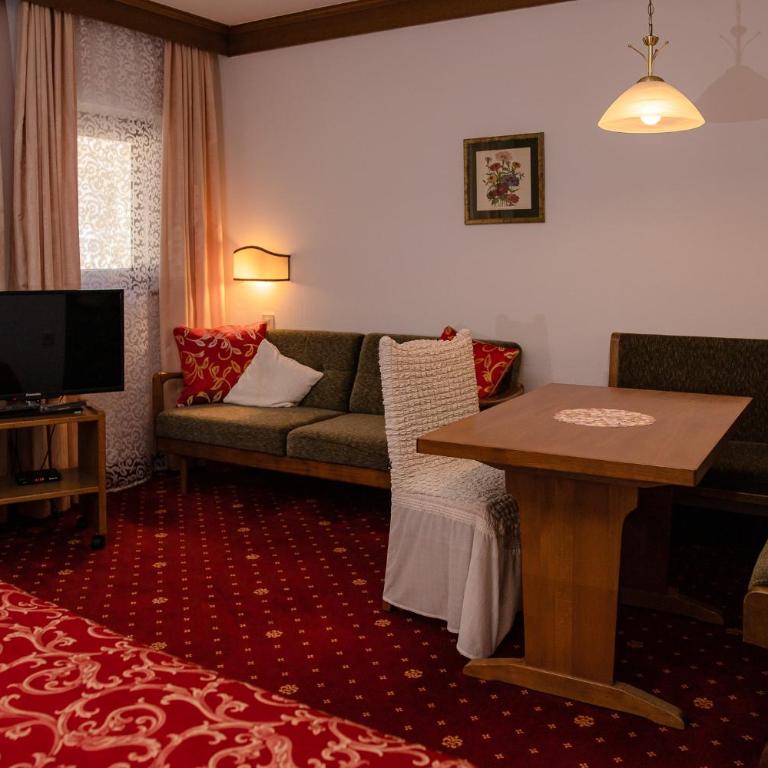 Hotel St. Georg - Comfort Doppelzimmer mit Balkon - 9