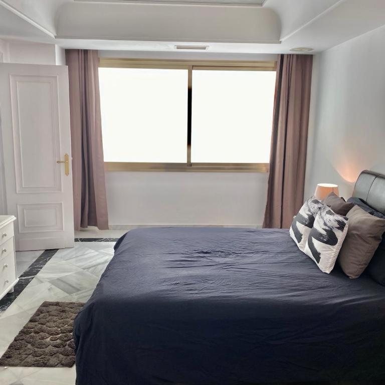 Puerto Banus Beachfront .Gray d´Albion . Amazing location - One-Bedroom Apartment - 6