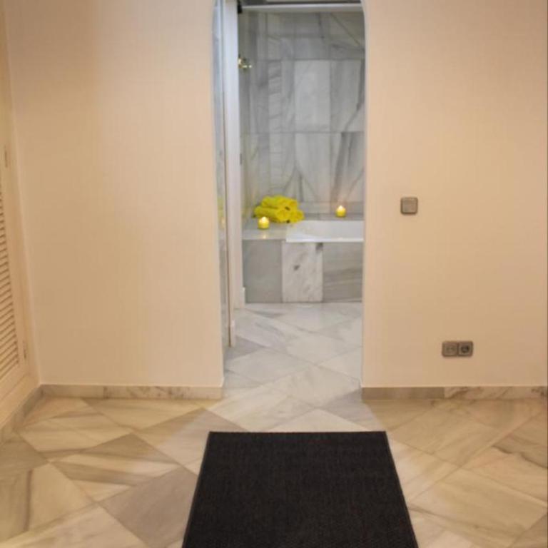 Puerto Banus Beachfront .Gray d´Albion . Amazing location - One-Bedroom Apartment - 9