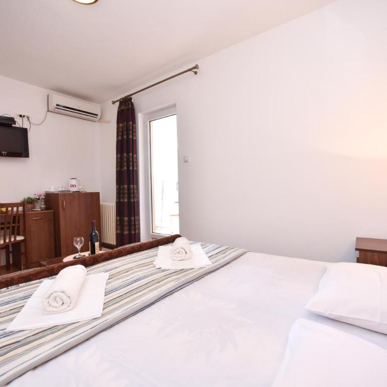 Apartmani Soljaga - Double Room with Balcony - 5