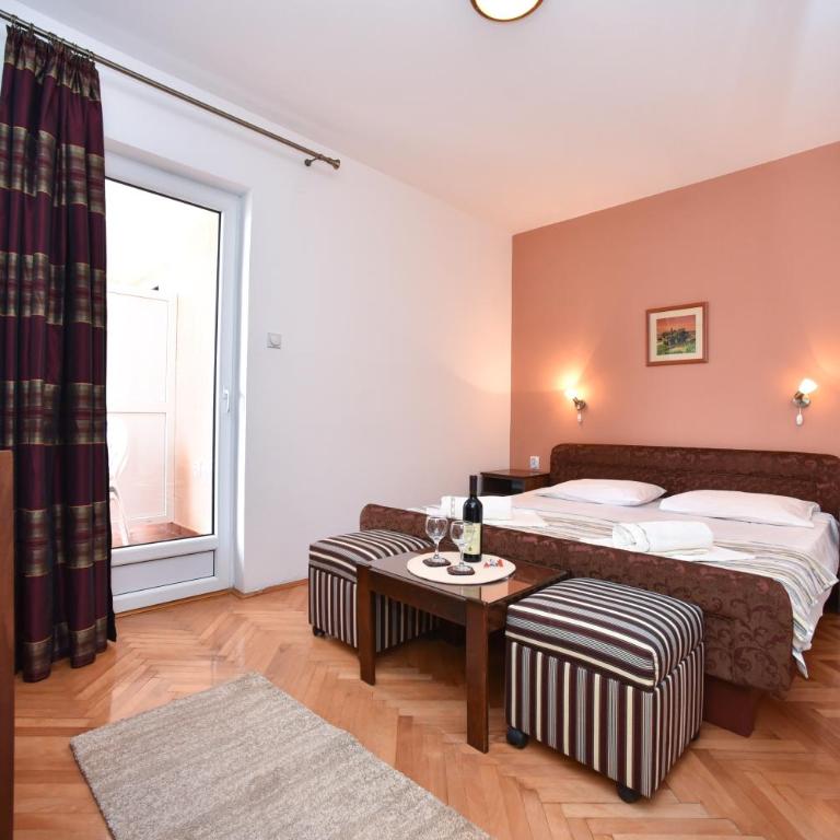 Apartmani Soljaga - Double Room with Balcony - 7