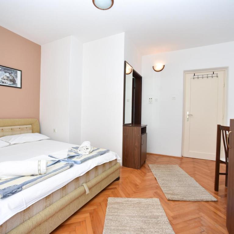 Apartmani Soljaga - Double Room with Balcony - 4
