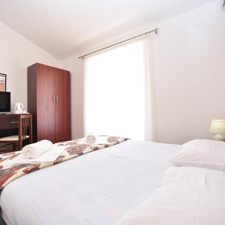 Apartmani Soljaga - Double Room with Balcony - 7