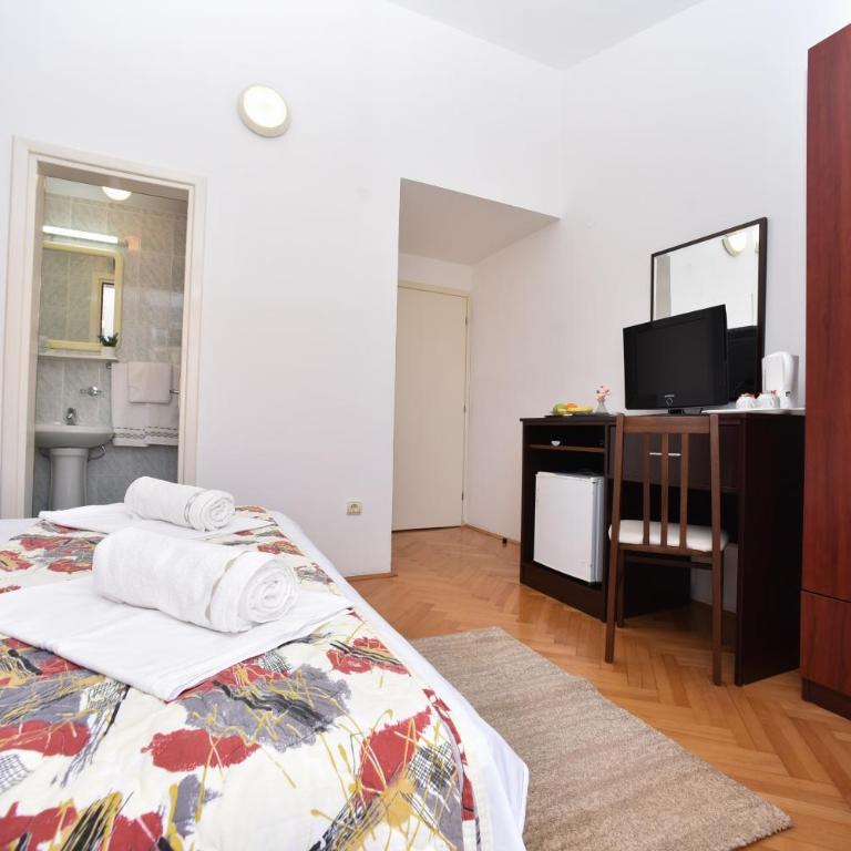 Apartmani Soljaga - Double Room with Balcony - 3
