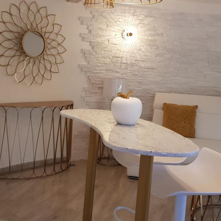 Studio villa château Currault - Appartement 1 Chambre - 10
