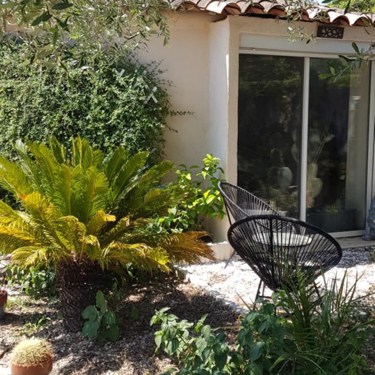Studio villa château Currault - Appartement 1 Chambre - 23