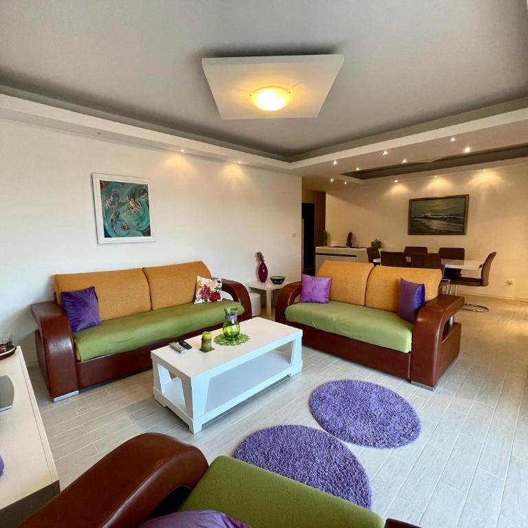Apartment Aqua - Two-Bedroom Apartment - 1