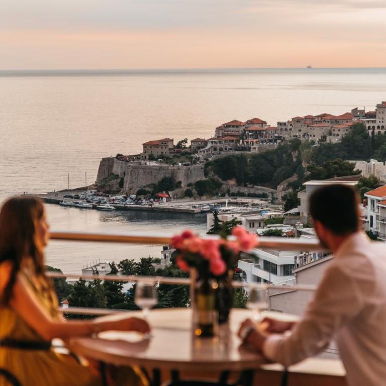 Apartments Panorama Alaj - Dvokrevetna Soba sa Bračnim Krevetom sa Balkonom i Pogledom na More - 6