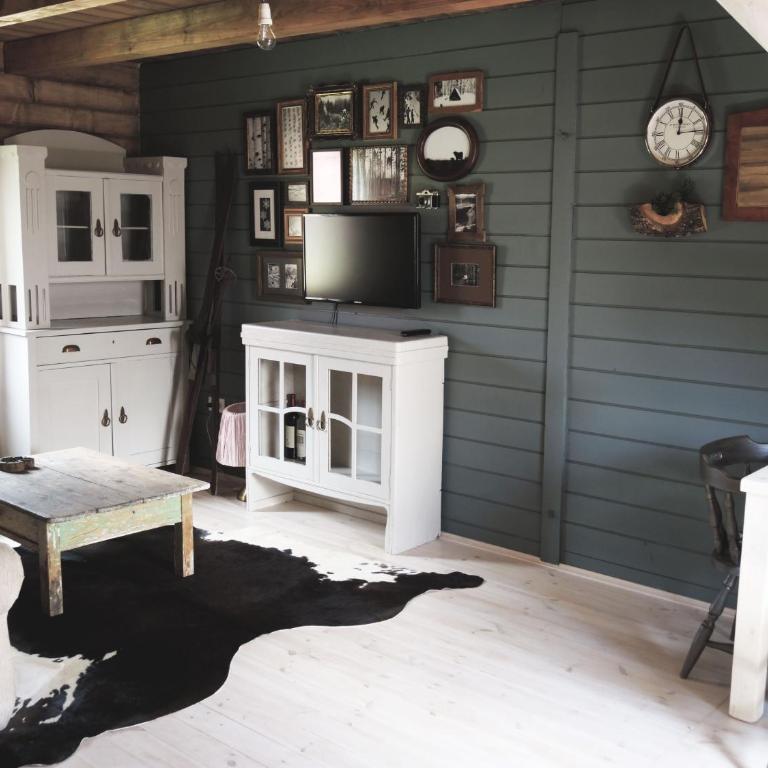 Chalet Lily - Two-Bedroom Chalet - 3