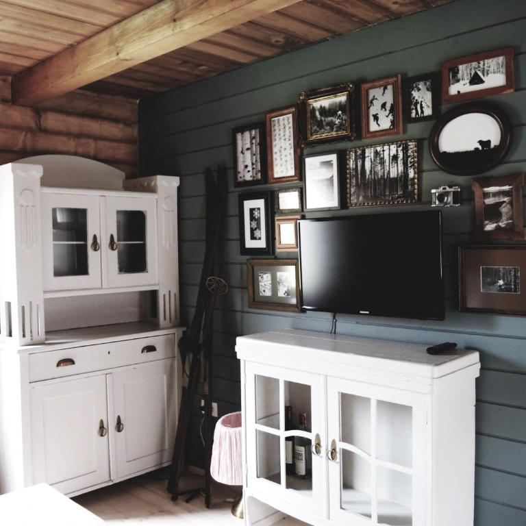 Chalet Lily - Two-Bedroom Chalet - 4