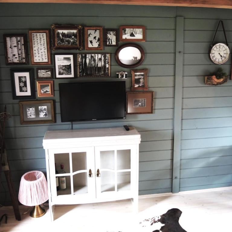 Chalet Lily - Two-Bedroom Chalet - 2
