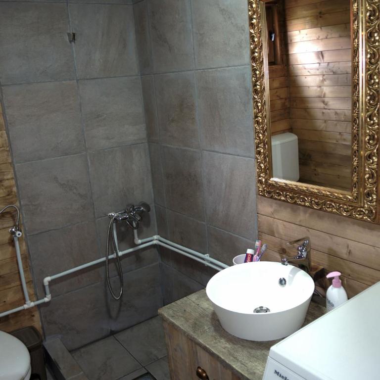 Chalet Lily - Two-Bedroom Chalet - 20