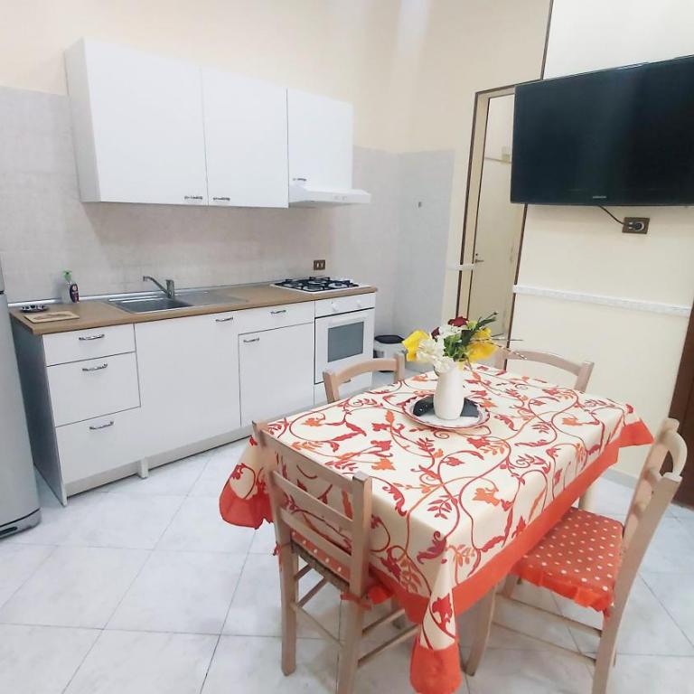 CASA BORBONICA - Appartamento Familiare con 2 Camere da Letto - 5