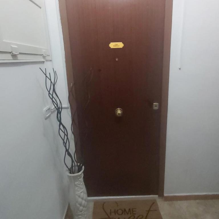 CASA BORBONICA - Appartamento Familiare con 2 Camere da Letto - 8