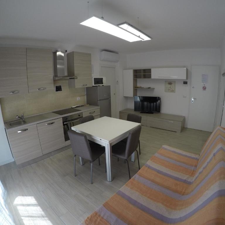 RESIDENCE CAORLE TRILOCALE CON PISCINA - Agenzia Cocal - Appartamento con 2 Camere da Letto - 2