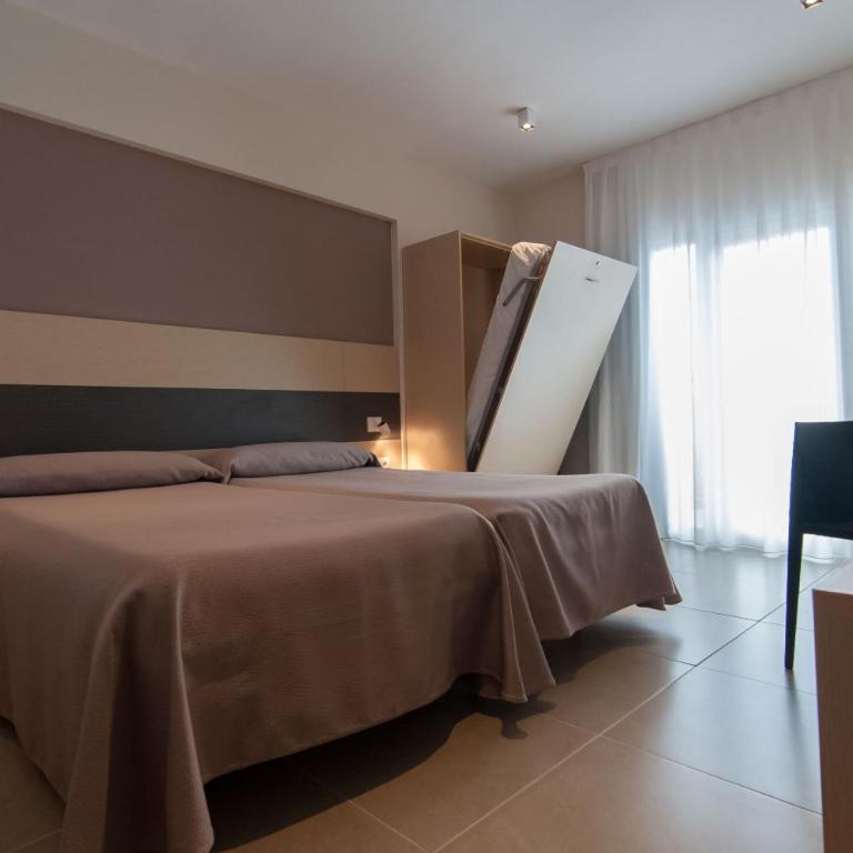 Hotel San Luis - Dreibettzimmer (2 Erwachsene + 1 Kind) - 1