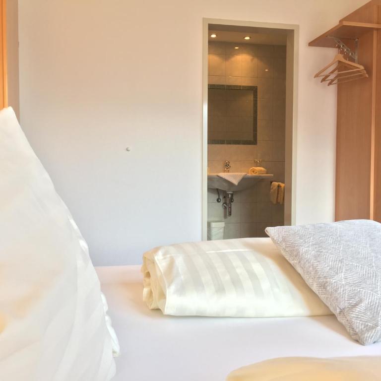 Apart Hotel Neier - Four-Bedroom Apartment with Balcony - 9