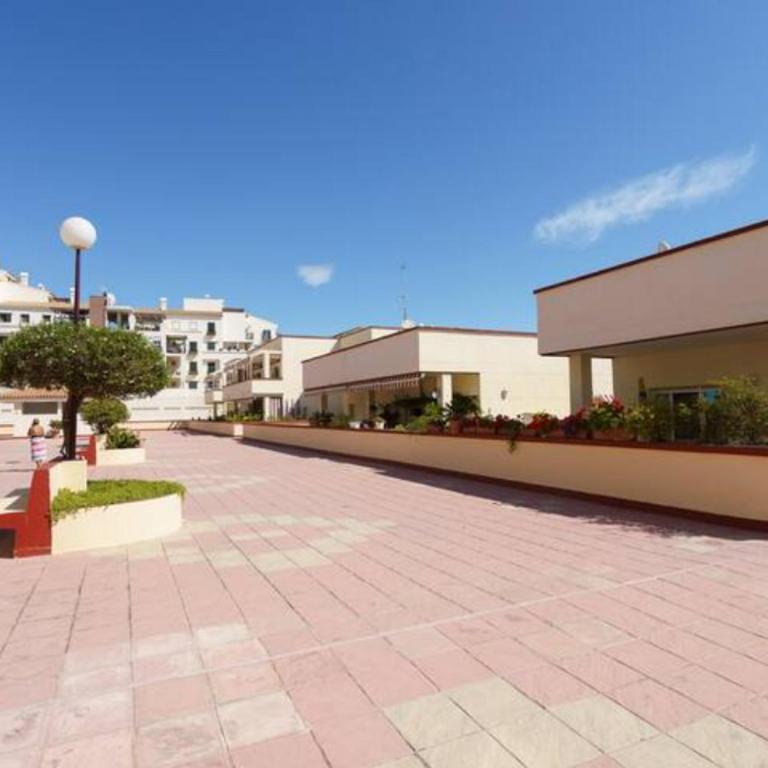 Chic Beachfront Flat with Amazing Sea Views and Private Indoor Parking - Apartment with Sea View - 47