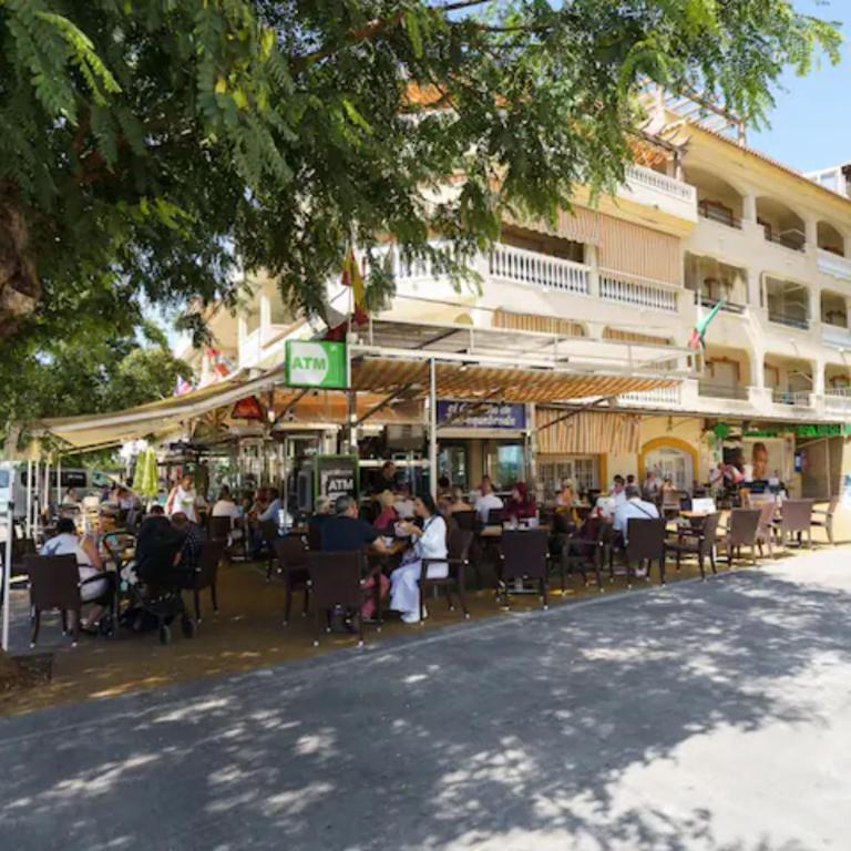 Chic Beachfront Flat with Amazing Sea Views and Private Indoor Parking - Apartment with Sea View - 49