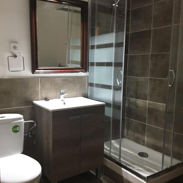 Esquirol - Two-Bedroom Apartment - 3