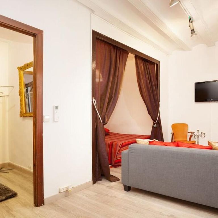 Esquirol - Two-Bedroom Apartment - 5