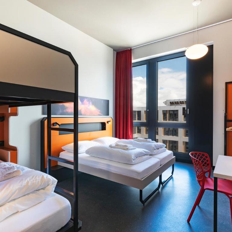 MEININGER Hotel Genève Centre Charmilles - Chambre Quadruple - 1
