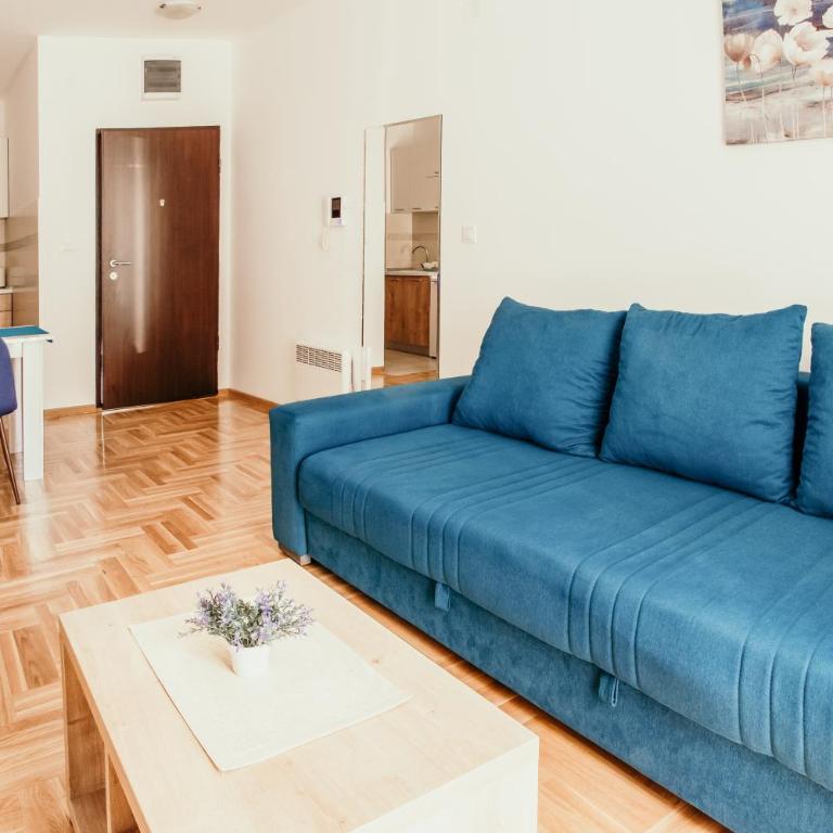 Peace 2 Apartments with parking - Two-Bedroom Apartment with Terrace - 2