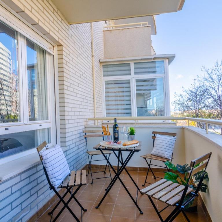 WintowinRentals Teatinos, Metro, Free Parking & Pool. - Apartment - 18