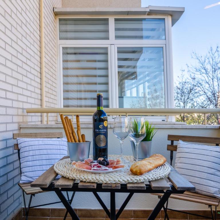 WintowinRentals Teatinos, Metro, Free Parking & Pool. - Apartment - 19