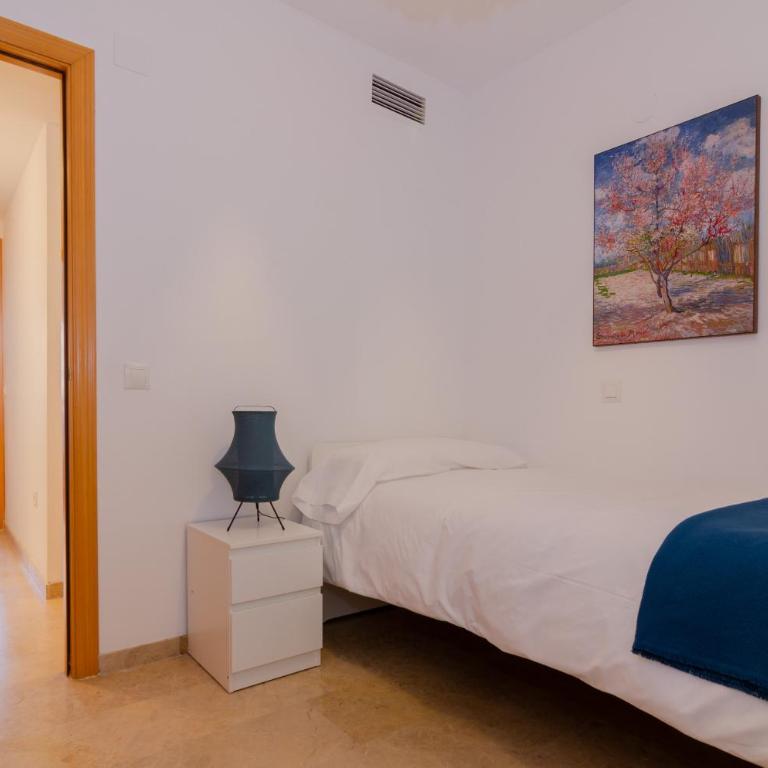 WintowinRentals Teatinos, Metro, Free Parking & Pool. - Apartment - 12