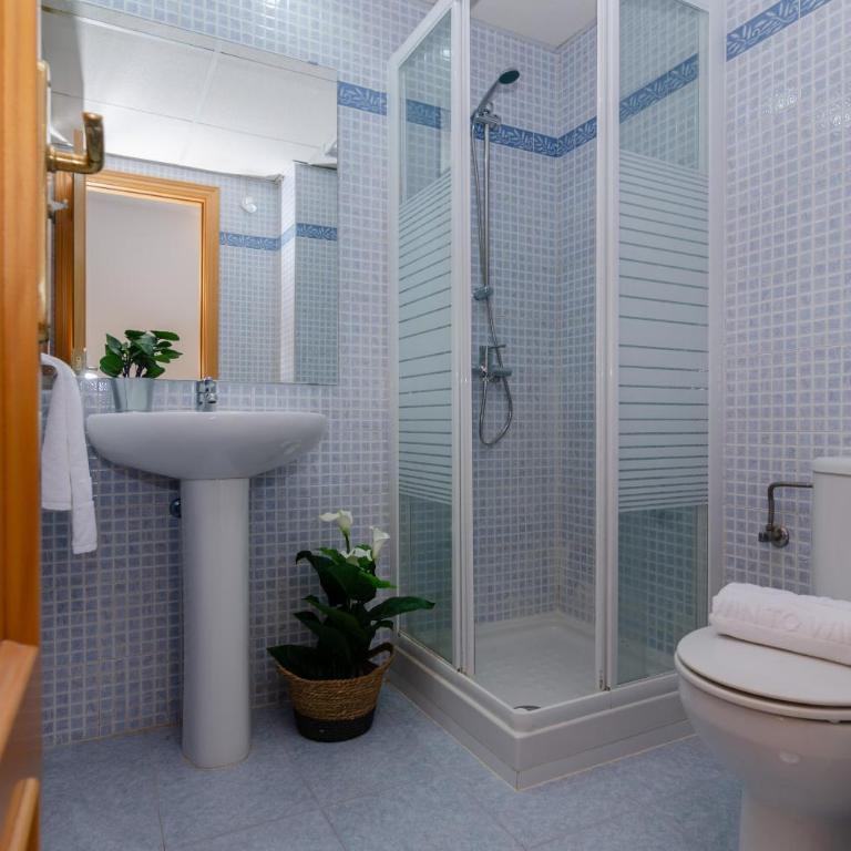 WintowinRentals Teatinos, Metro, Free Parking & Pool. - Apartment - 23