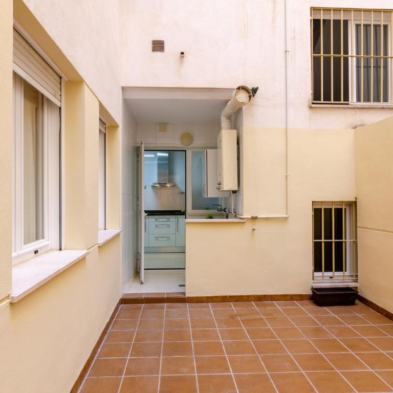 WintowinRentals Teatinos, Metro, Free Parking & Pool. - Apartment - 28