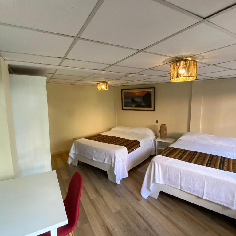Hostal Alcala - Habitación Doble - 2 camas dobles - 3