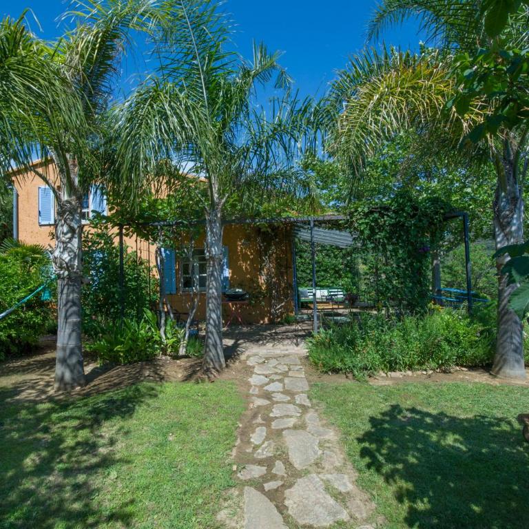 House With Garden And Sea View - Ferienhaus - 14