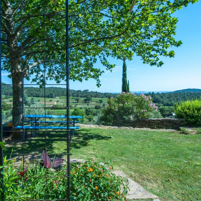 House With Garden And Sea View - Ferienhaus - 3