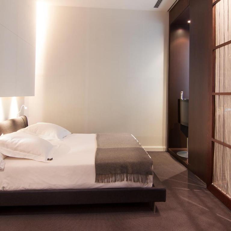 Sixtytwo Hotel - Family Room - 5
