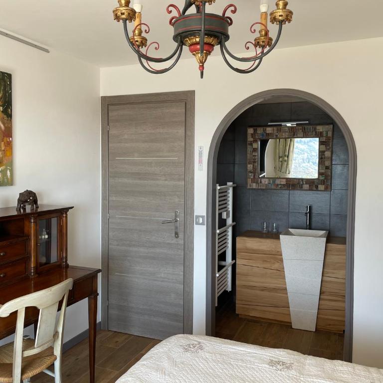 Le Clos des Senteurs de Chateauneuf de Grasse - Doppelzimmer mit Bergblick - 12